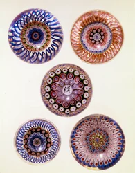 Um grupo de pesos Millefiori concêntricos de St. Louis