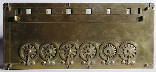 Cálculo inventado por Blaise Pascal (1623-63) em 1642 (madeira e metal)