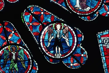 Querubim na roda, detalhe da janela rosa norte, c.1223