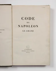 Código de Napoleão, o Grande, aberto na página de título, publicado em Florença, Molini, Landi et Cie, 1809