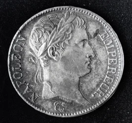 Moeda representando Napoleão I (1769-1821) (metal)