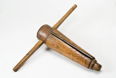 Trado cônico colher ou alargador, século XVI ou XVII (cinzas, aço e ferro)