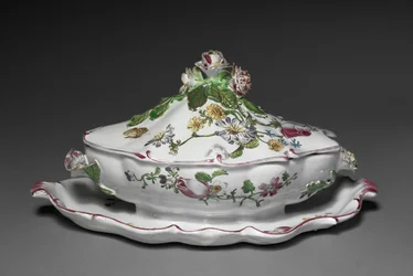 Terrina de Molho Coberto com Suporte Conectado, fabricante Veuve Perrin Factory, c.1765