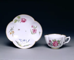 Xícara e pires, Vincennes, c.1745-52 (porcelana)