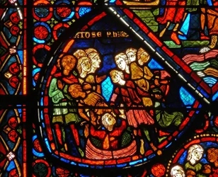 Detalhe de uma janela representando cenas da história de José