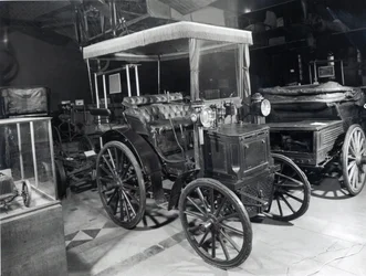 Automóvel Peugeot adiantado, c.1898