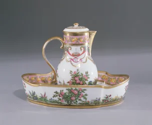 Jarro e bacia, feitos em Paris (porcelana)