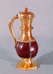 Jarro do Tesouro da Abadia de Maubuisson (dourado e dourado)