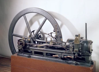 Motor de combustão interna projetado por Etienne Lenoir (1822-1900) 1860 (metal)