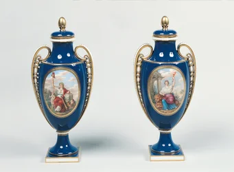 Par de vasos de Sevres decorados com figuras alegóricas da Justiça e da República (porcelana)