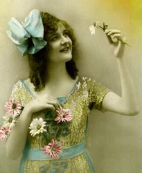 Retrato de uma mulher c. 1898 (foto colorida à mão)