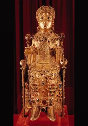 Relicário estátua de St. Foy, c.980 (ouro, prata, madeira, pedras preciosas e semipreciosas) (ver 69382 e 162668)