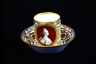 Sèvres xícara e pires com uma efígie de Maria Antonieta, c.1773-4 (porcelana)