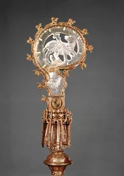 O Crozier das Abadessas do Convento Cisterciense Abbaye du Lys (prata dourada e cristal de rocha)