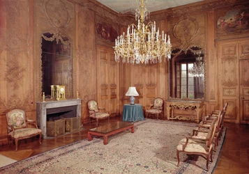 The Great Lounge, com madeira, atribuído aos móveis de época de Verbeck e Louis XV assinados por D. Delant e F. Folliot, 1730-36