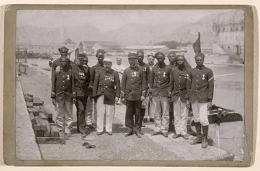 A Missão Marchand, que partiu de Loango, no Congo, e alcançou Fachoda, Sudão, 1897-98