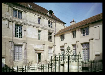 O local de nascimento de Jean de la Fontaine (1621-95), construído em 1559