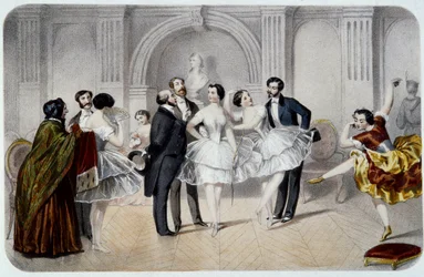 O foyer da Ópera (Ópera Garnier em Paris). Uma bailarina de tutu conversa com cavalheiros que vieram cumprimentá-la ou dá alguns passos de dança. Gravura