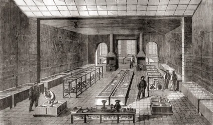 A oficina contendo os banhos químicos na fábrica de galvanoplastia de Charles Christofle, Paris, França, em 1867, de Les Merveilles de la Science, publicou c.1870 (gravura)
