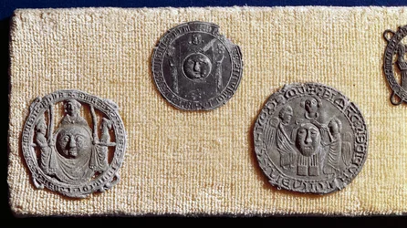 Três placas de peregrinação de St. Jean d&39;Amiens (ferro fundido e chumbo)