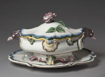 Terrina, fabricada pela Fábrica de Estrasburgo, c.1750