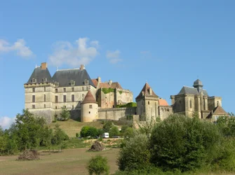Vista do Castelo de Biron, do século XV ao XVI (ver também 245254)