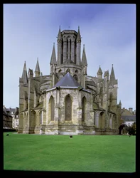 Vista, de, Coutances, catedral, de, a, leste