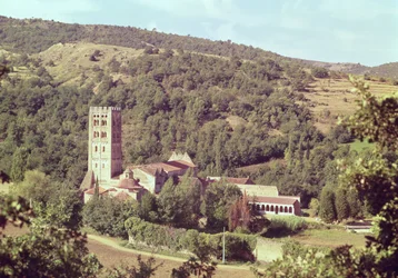 Vista da Abadia e a torre da igreja