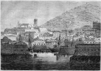 Vista do porto e da cidade de Gaete (Gaeta), Itália