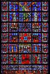 Janela w107 retratando a Catedral da Igreja de Therouanne
