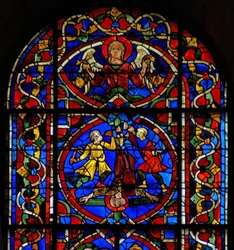 Janela w107a representando um anjo e a crucificação de São Pedro