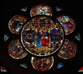 Vitral w14 representando a Coroação da Virgem