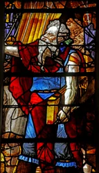 Janela w16 representando Moisés (cabeça moderna) organiza a Coleta do Maná (algumas figuras são cópias de figuras de Michelangelo)