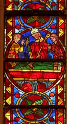 Janela w213 retratando cenas da vida de St Stephen e a história de suas relíquias: ele é enterrado por Gamaliel e Nicodemus
