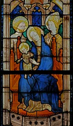 Janela W27 representando a Virgem com o Menino, São Sebastião e um santo bispo