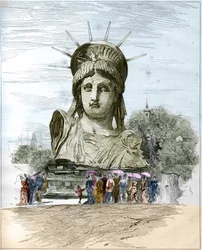 Exposição Mundial 1878 em Paris: a cabeça da Estátua da Liberdade de Frederic Auguste Bartholdi (1834-1904). Gravura de Edgard Morin em "O Mundo Ilustrado" n°1111 de 13 de Julho de 1878.