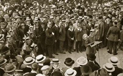 A proclamação de guerra do Kaiser sendo lida, Berlim, Alemanha, 4 de agosto de 1914