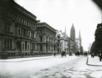 Quinta avenida que olha norte de 49ª rua