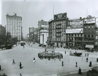Union Square e Fourth Avenue, em Nova York