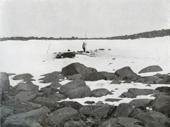 Exterior do iglu, c1911, 1913