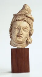 Bodhisattva, dinastia Kushan, 100-400 (estuque)