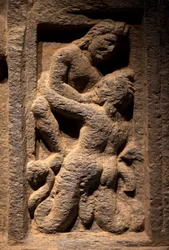 Tritão. Baixo relevo esculpido, arte de Gandhara (Paquistão), século 2-3. Museu Nacional da Coréia, Seul (Coréia do Sul).