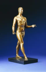 Homem andando - Retrato de Lincoln Kirstein, c.1933 (pacote de bronze dourado sobre base de mármore preto com veios)