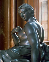Providentia, uma figura da fonte de Donner-Brunnen, no centro de Viena