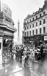 Coluna de Nelson, The Strand e Lyons Corner House, Westminster, Londres, antes de 1933