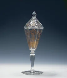 Copo de vidro e tampa, 1898