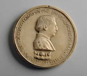 Medalhão de gesso