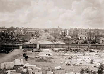 Columbia, Carolina do Sul, EUA depois do incêndio de 1865 (foto a p/b)