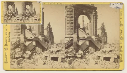 Estereógrafo do Bryan Block no canto noroeste das Ruas Monroe e LaSalle após o Chicago Fire de 1871, 1871 (foto no cartão)