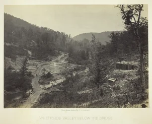 Vale de Whiteside abaixo da ponte, 1864.
